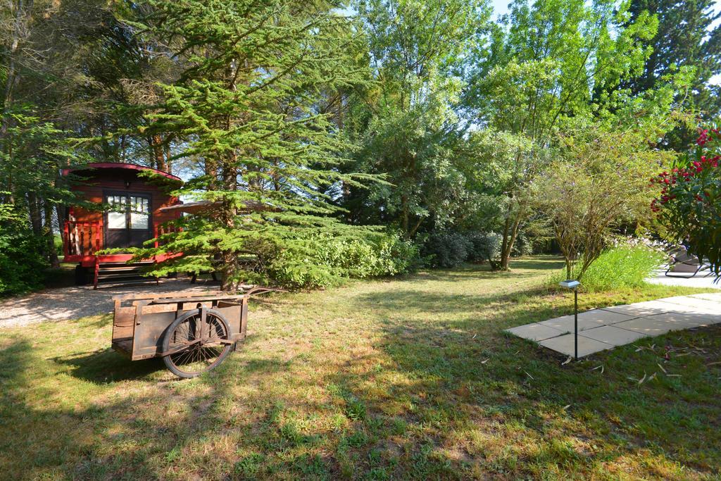 Le Mas De Trevouse Saint-Saturnin-les-Avignon Exterior photo
