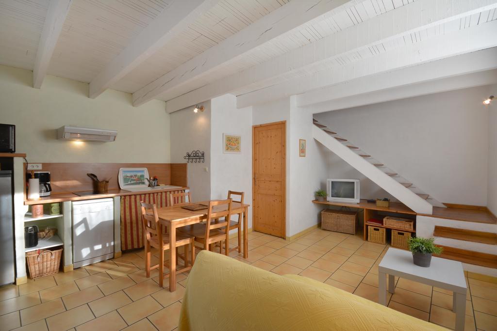 Le Mas De Trevouse Saint-Saturnin-les-Avignon Exterior photo