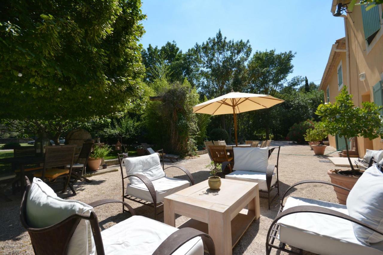Le Mas De Trevouse Saint-Saturnin-les-Avignon Exterior photo